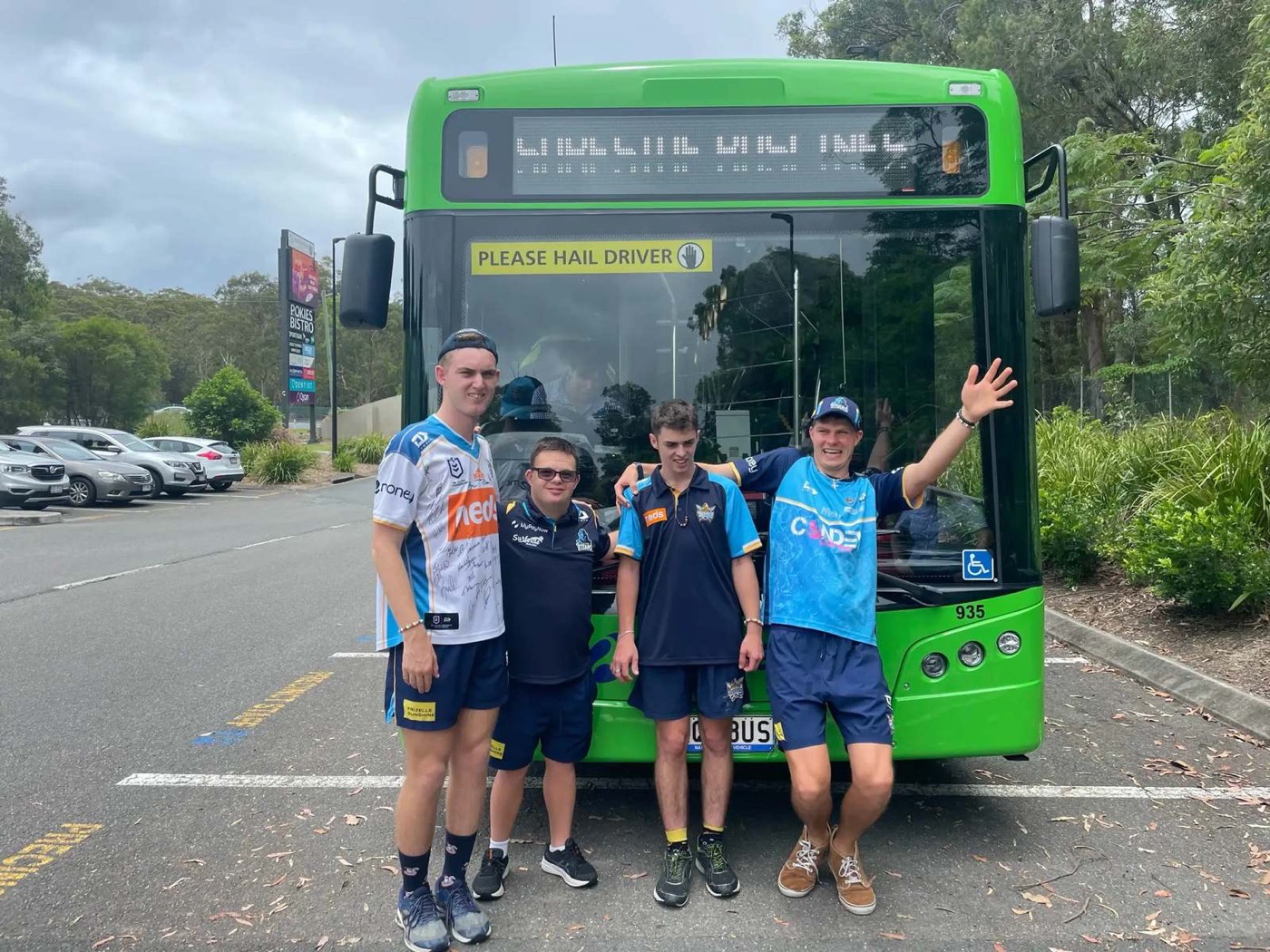 Support Mates participants enjoying a weekend getaway in Byron Bay